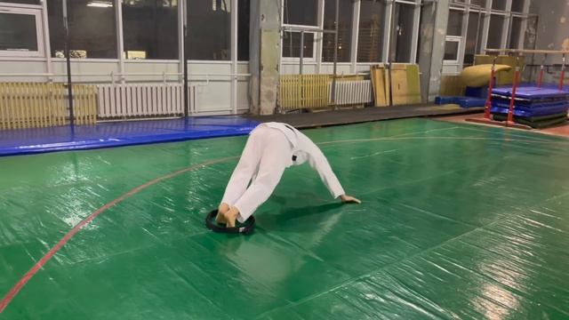 Комплекс упражнений с поясом для общефизического развития от педагога Горлищева Евгения Валерьевича