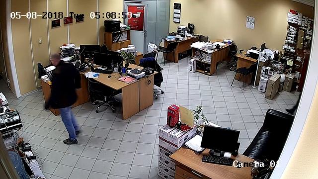 Пример видео с камеры DS-I214 Hiwatch днем в офисе смотреть онлайн