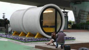 Микродома прямо внутри бетонной трубы набирают популярность в Гонконге