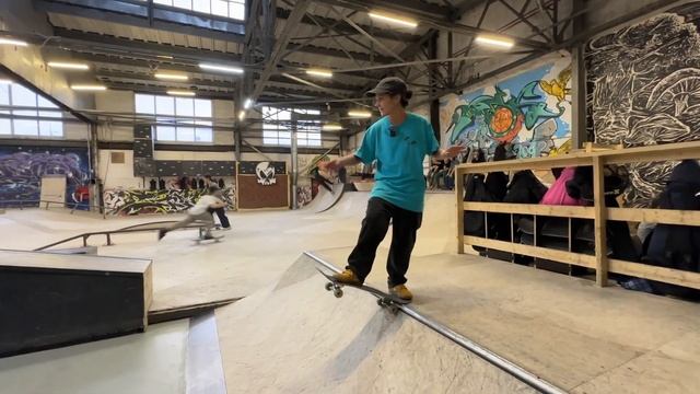 #HowTo | Как съехать с рампы на скейте | DROP IN в радиус. Секреты от Кати Шенгелия