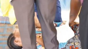 MAOMBEZI:YESU AMFUNGUA  MAMA HUYU TATIZO LA TUMBO KUJAA GESI ZAIDI YA MIAKA 20.