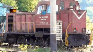 ТГМ23Б-423 с коротким поездом