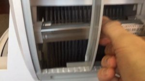 Установка бактерицидной лампы типа T5 с цоколем G5 на 4Вт а мойку воздуха Boneco 1355N.