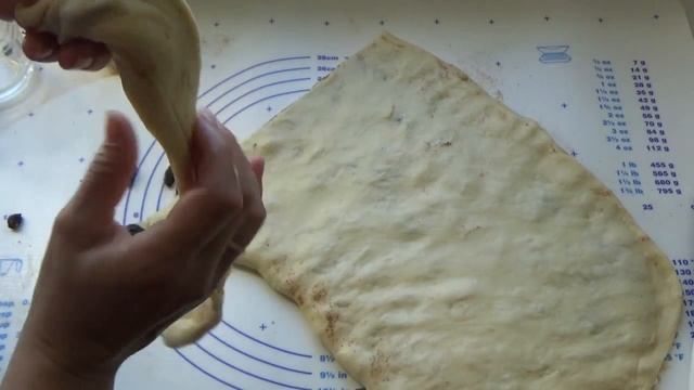 Булочки с корицей и изюмом Мягкие слоеные вкуснющие булочки!!!
