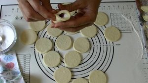 Вареники_с_малиной_на_дрожжевом_тесте._Два_способа_приготовления..mp4