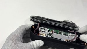 Sony SRS-XB20 Complete Teardown & Disassembly of Bluetooth Speaker