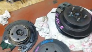 Подготовка к установке задних дисковых тормозов на Toyota Premio.Нюансы при заказе ступиц с разборк