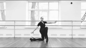 Вращение на коленях, браш, переход в «веер»  Knee turn, brush, leg fan