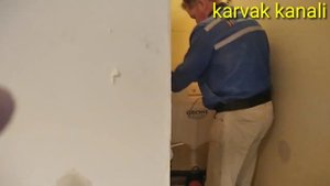 Установка каркаса инсталляции в узком туалете