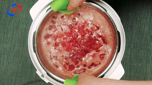 Мультиварка-скороварка. Земляничное варенье с клубничной мякотью в ARC–514D смотреть онлайн