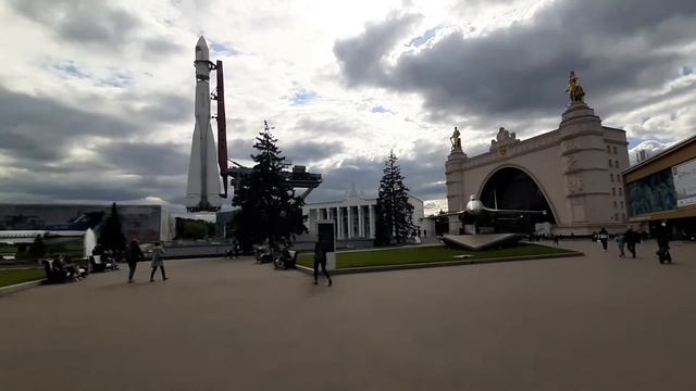 Прогулки по Москве. ВДНХ. Часть 3. Буран. Ракетоноситель Восток. Павильоны.