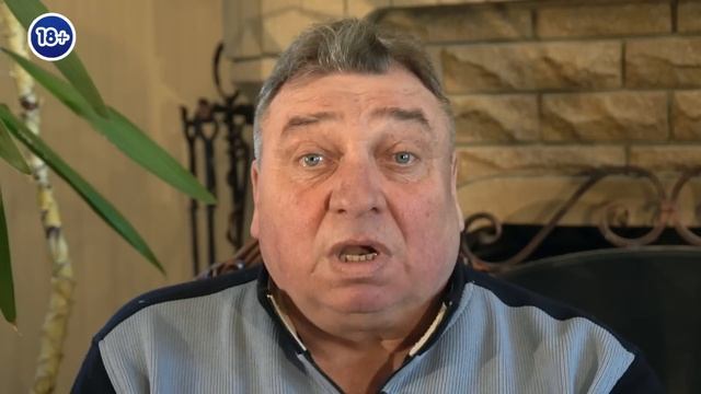 Анекдот про комплименты, сына полицейского и куму смотреть онлайн