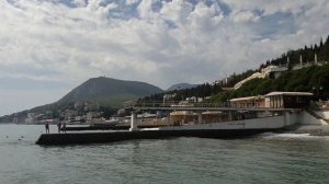 Крым. Алушта. Пляж санатория "Дружба". Фестиваль красок 17 сентября 2022