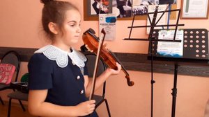 Трезвучия и гамма соль мажор.