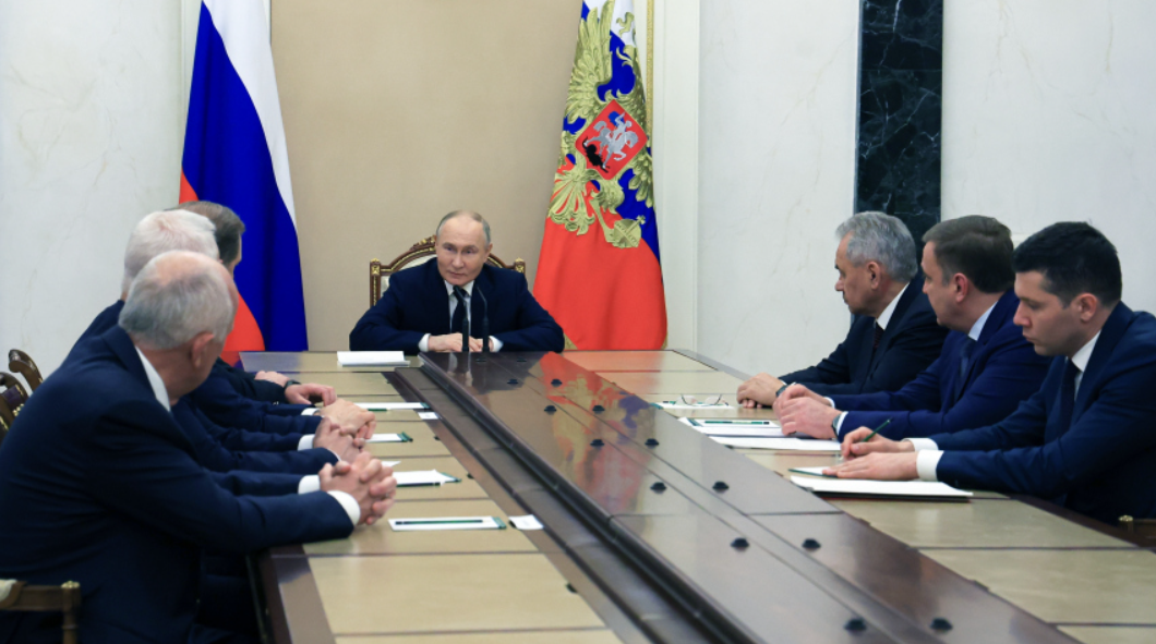 Эффективная оборона: о чем говорил Путин на совещаниях в Кремле по военной теме