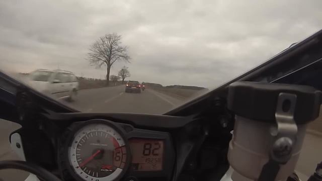 Suzuki GSXR750 K8 Casual ride смотреть онлайн