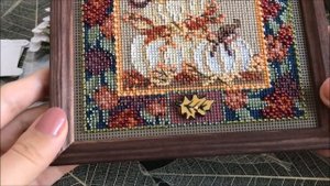 7. Вышивка крестиком. СП Halloween.  Готовая работа Mill Hill White Pumpkins