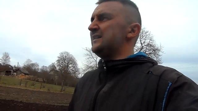 Посадка картофеля под окучник трактором т 25!!! смотреть онлайн