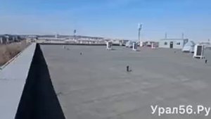 З апреля проспект Мира в  г. Орске в воде. Идёт наводнение.