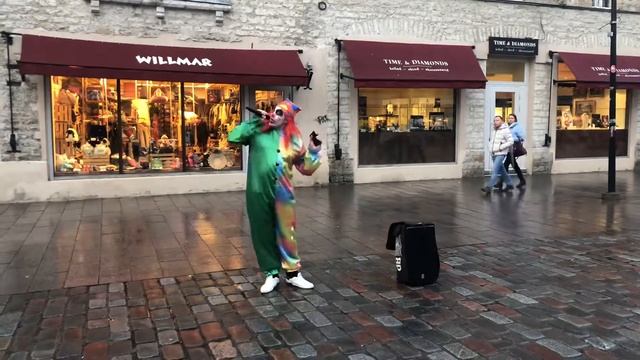 Фристайл на улицах Таллина в стиле Noize MC смотреть онлайн