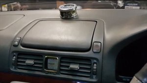 Toyota Progres Устанавливаем планшет вместо штатного монитора