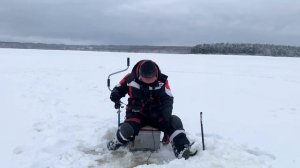ЖЕСТЬ!!! КАК ЛОВИТЬ СУДАКА ВЕСНОЙ СО ЛЬДА С ЭХОЛОТОМ ПРАКТИК 8 НА ВИБ TsyYoki.