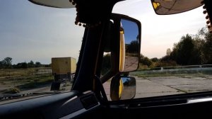 учусь ездить на грузовике 9 м заезд в гараж