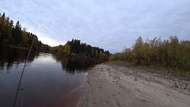 Рыбалка на таёжной реке. Семейный сплав. ХМАО.