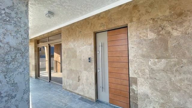 Великолепный двухэтажный дом с эксплуатируемой кровлей, бассейном, садом смотреть онлайн