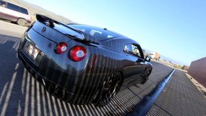 Nissan GTR w/ Full Akrapovic Exhaust (LOUD)