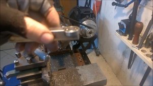 Приспособление для центровки деталей в патроне токарного станка Drehmaschine Holzmann ED 400 FD