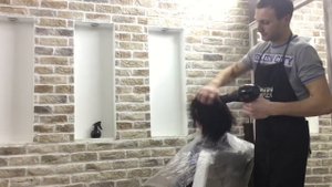Стрижка каре за 1 минуту. Haircut bob in 1 min/ девочка с каре/ удлиненное каре
