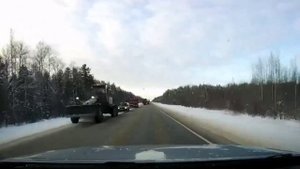 Аварии на зимней дороге-заносы.гололёд , опасные обгоны.