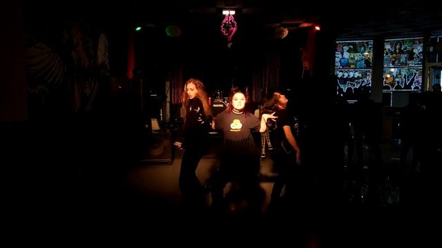 Moonlight - True Damage, Becky G – giants смотреть онлайн