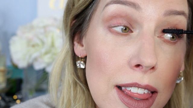 GROWING MY EYELASHES! Amazing XLASH SERUM смотреть онлайн