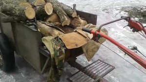 мотоблок может ! ездить по льду.