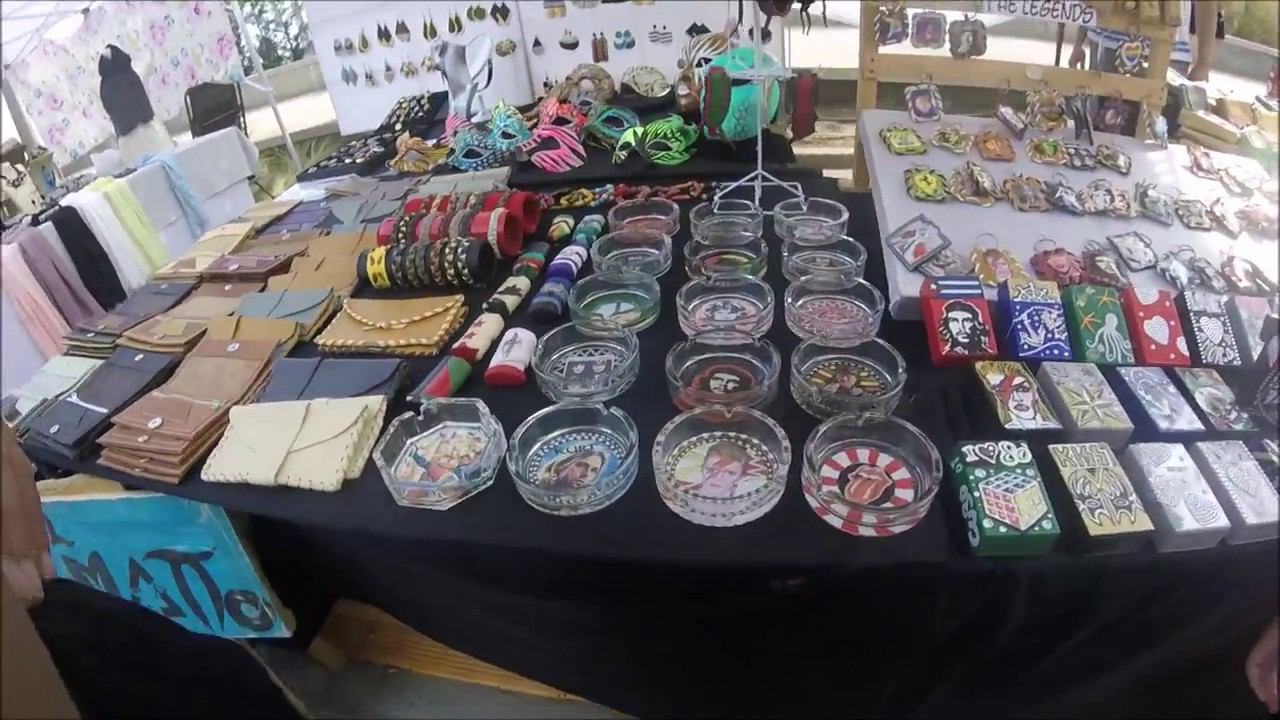Блошиный рынок в Италии.