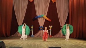 Танец "Умывает красно солнышко"