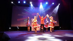 Танец "Емеля на печи" (ансамбль школы при Посольстве России в Болгарии)