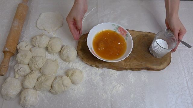 Сладкие пирожки, чебуреки с повидлом в духовке простой рецепт. Разлетятся за 5 минут