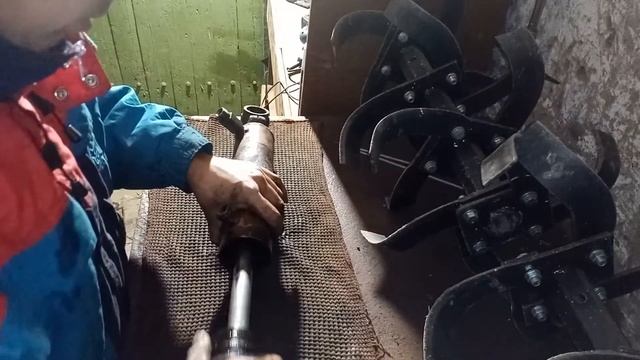 Ремонт Навесного на Мини Трактор Гидроцилиндра от Комбайна Нива СК-5 смотреть онлайн