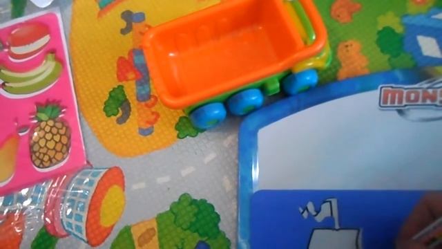 рисуем с трафаретами*самолётик, фрукты* смотреть онлайн