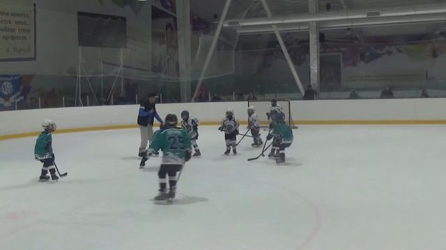 ХК Дмитров 2008 (1состав) vs ХК Серебряные Акулы (Москва) (1состав)_(декабрь 2015) 3ч смотреть онлайн