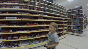 ТРЦ Глобус. Летний шопинг. Покупаем игрушки.  Summer shopping and buying toys .