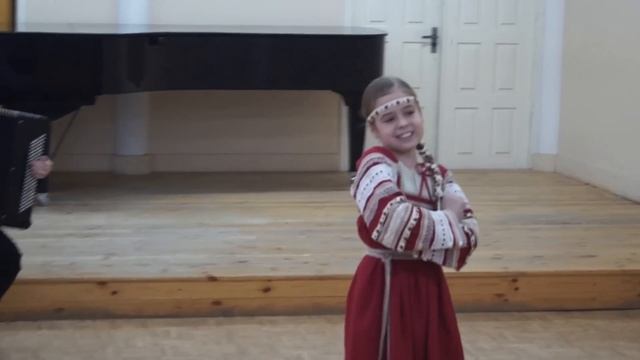Мария Паротикова "Рассыпала Маланья бобы"