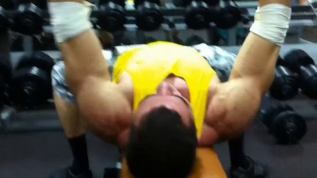 Жим гантелей, 50 .MOV смотреть онлайн