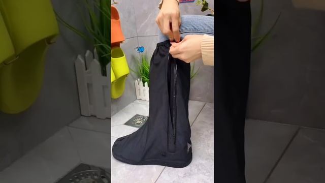 Reusable polythene shoes ? @SmartIdeas #smartgadgets #gadget смотреть онлайн