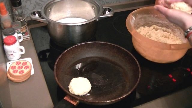 Сырники в сметанном соусе
