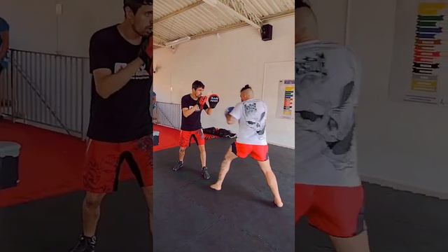 Treino manopla boxe Diego Gaúcho Inside  #boxe #wgp #kickboxing #muaythai #mma #ufc #padwork #brasi