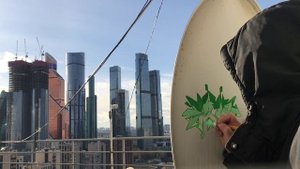 Мини граффити на спутниковой тарелке